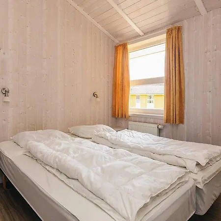 4 Star In Friedrichkoog Ferienhaus
